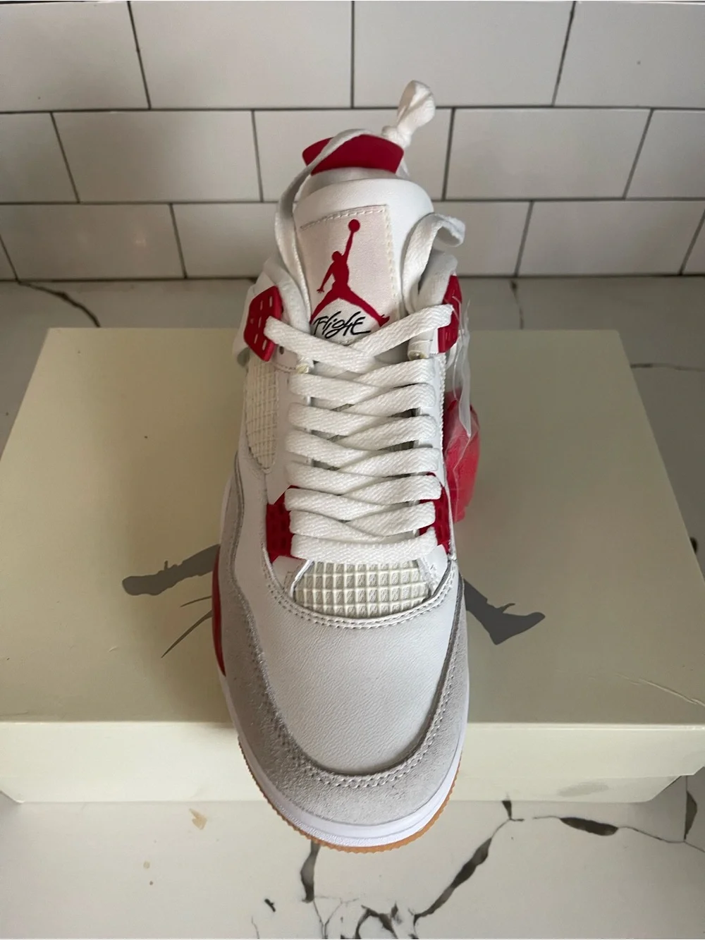 Men’s Retro 4 SB Varsity Red Size 7.5.